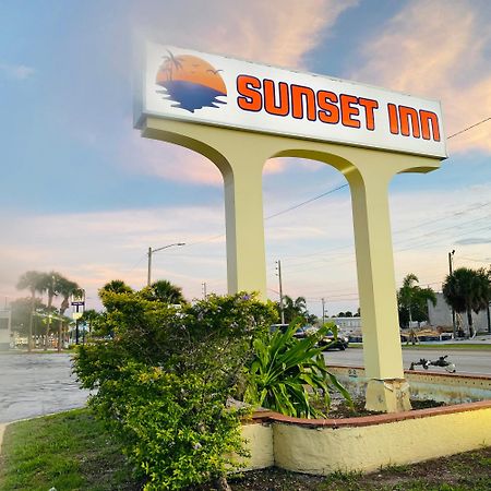 Sunset Inn- Fort Pierce, Fl Экстерьер фото
