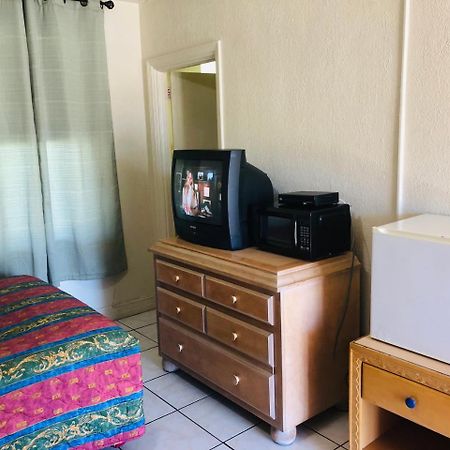 Sunset Inn- Fort Pierce, Fl Экстерьер фото