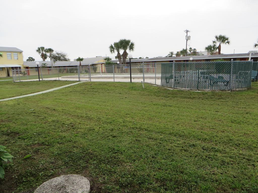 Sunset Inn- Fort Pierce, Fl Экстерьер фото