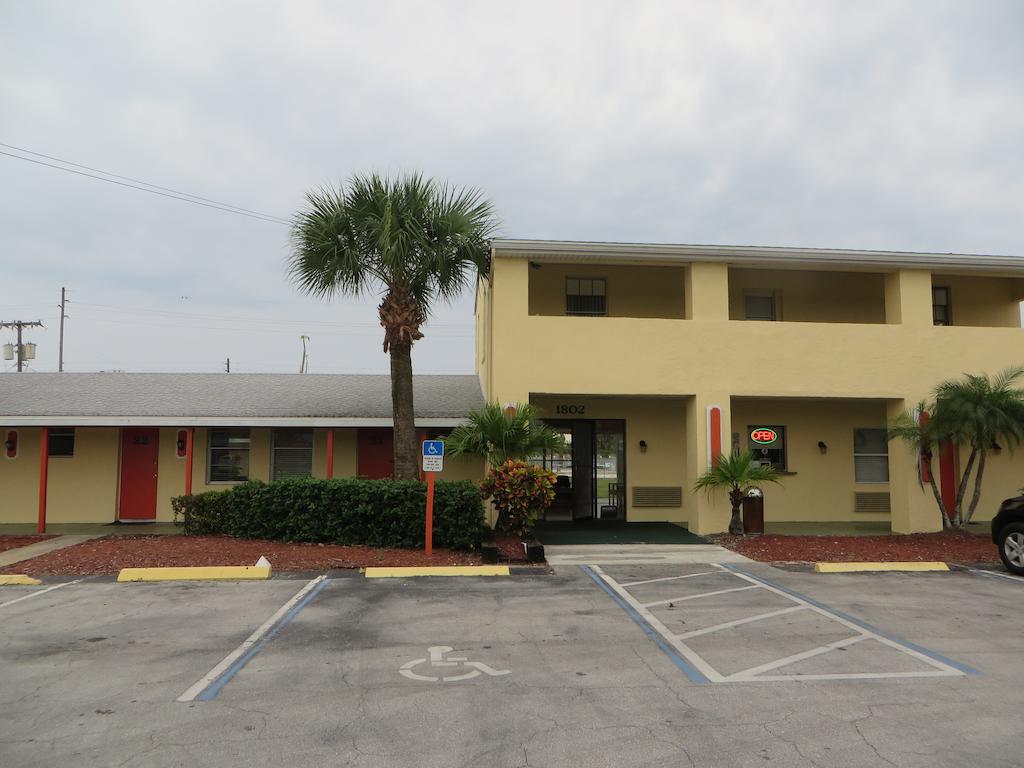 Sunset Inn- Fort Pierce, Fl Экстерьер фото