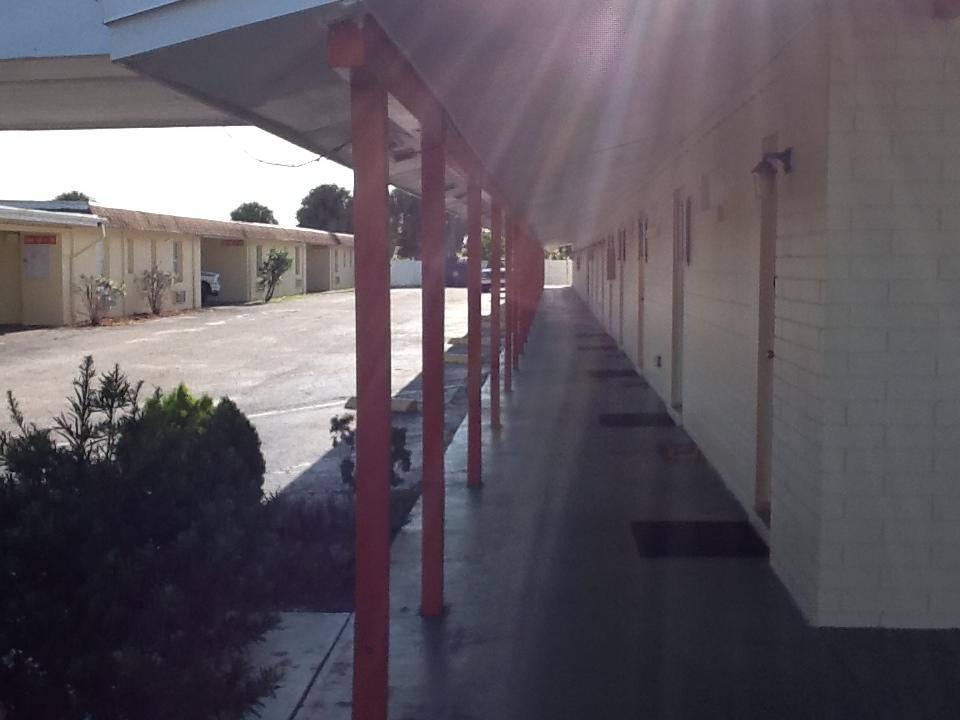 Sunset Inn- Fort Pierce, Fl Экстерьер фото
