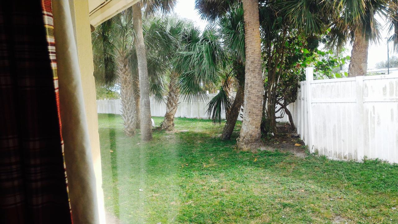 Sunset Inn- Fort Pierce, Fl Экстерьер фото