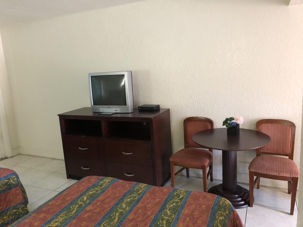 Sunset Inn- Fort Pierce, Fl Экстерьер фото